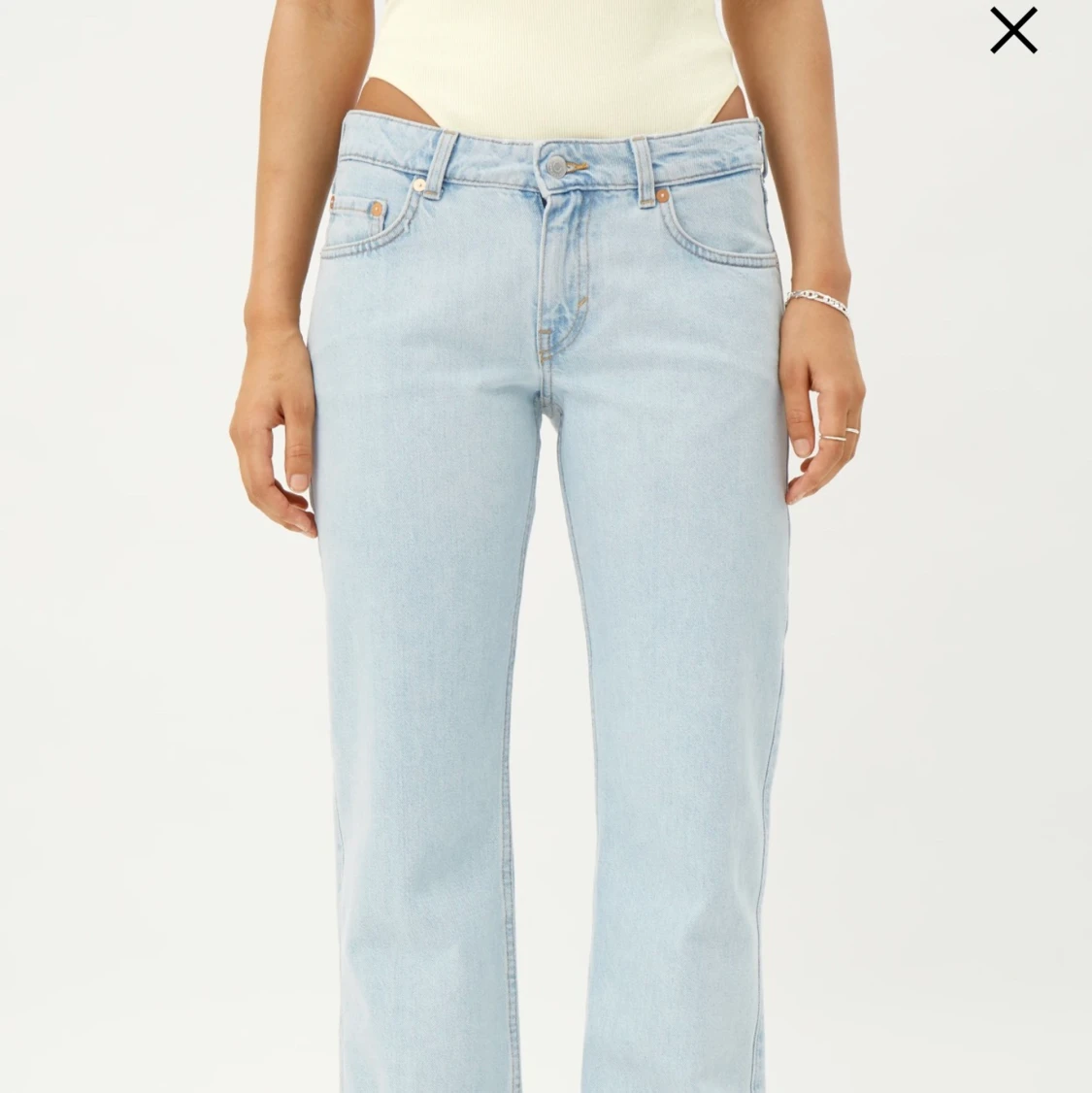 Weekday arrow low jeans