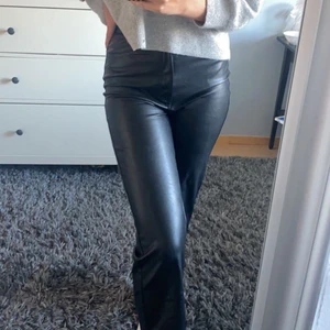 Skinnbyxor  - Skinnbyxor i storlek 34. Super sköna! Köpare står för frakt!❤️‍🔥