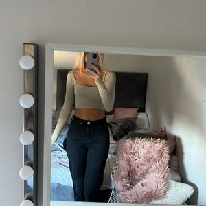 Tröja ifrån zara - En söt tröja ifrån zara! Storlek xs-s 💕 står ej för frakt! Aldrig använd