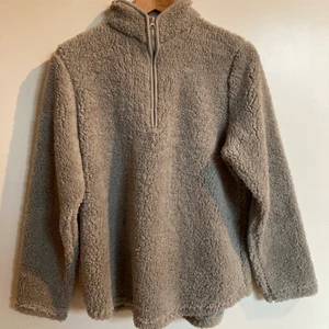 Tröja - Jätteskön lurvig tröja/jacka