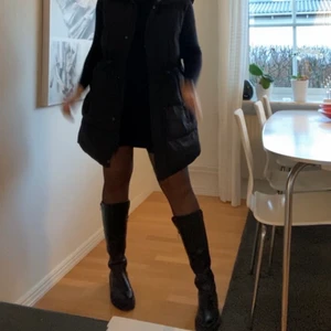 Boots - Tänkte sälja mina boots då de endast blivit använda vid 2 tillfällen, de är även snäppet förstora ): supersnygga och perfekt till fest eller liknande⚡️