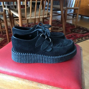 Creepers - Knappt använda Creepers från Underground. Strl 36. Som nya! 