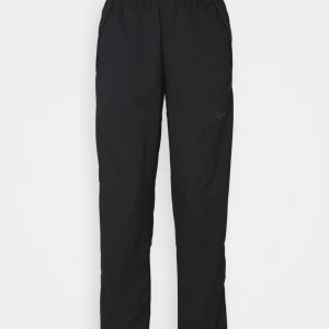 Nike dri-fit byxor - Nike byxor som inte har används. Storlek L