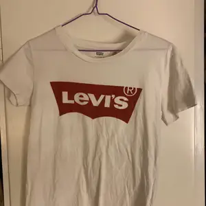 Levis tröja som är inte längre använd 