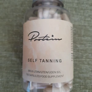 Brun utan solkapslar säljes  - Säljer en burk med brun utan solkapslar. VEGANVÄNLIG PRODUKT. Hämtas i Årsta Stockholms län och jag föredrar Swish eller jämna pengar.