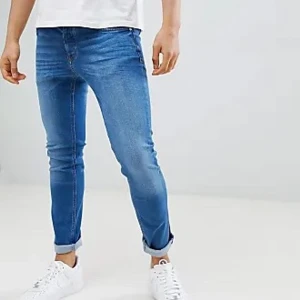 River island Jeans - Hej! Säljer mina river island jeans i storlek 28/32 eftersom att de är för små! Ny pris: 450 kr, OBS! Köparen står för frakten