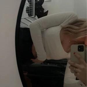 topp - super fin kort topp, använd några få gånger. super fint skick 