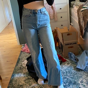 Weekday jeans - Säljer mina gamla weekday jeans för jag använder dom inte längre modell ace 