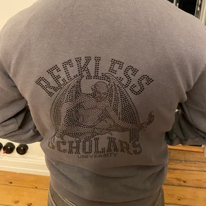 Reckless scholars hoodie - Reckless hodie som inte finns att köpa längre. Hör av er för fler frågor😊