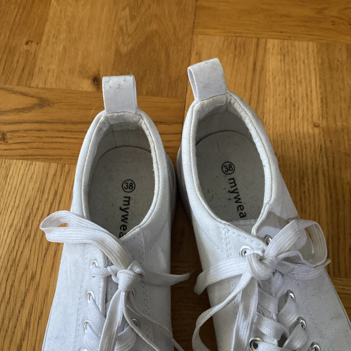Vita skor - 91