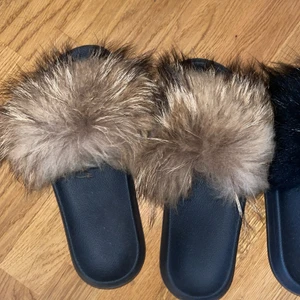 Fur tofflor - Säljer dessa fina tofflorna , 100kr/st 🤍 stl 37