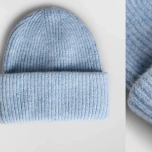 Slutsåld Gina mössa - säljer min snygga mössa frågan gina som är slutsåld, för jag har en massa andra.💗💗 köparen står för frakt, 48kr💗 kanske någon liten sminkfläck inuti som absolut inte syns💗