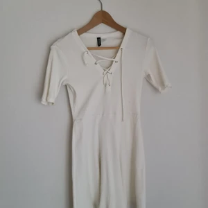 Sommar klänning - Helt ny sommarklänning från h&m. 