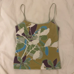 Linne  - Så fint linne köpt här på plick, inbyggd bh, står st xs men det är stretchight material så massar även s.