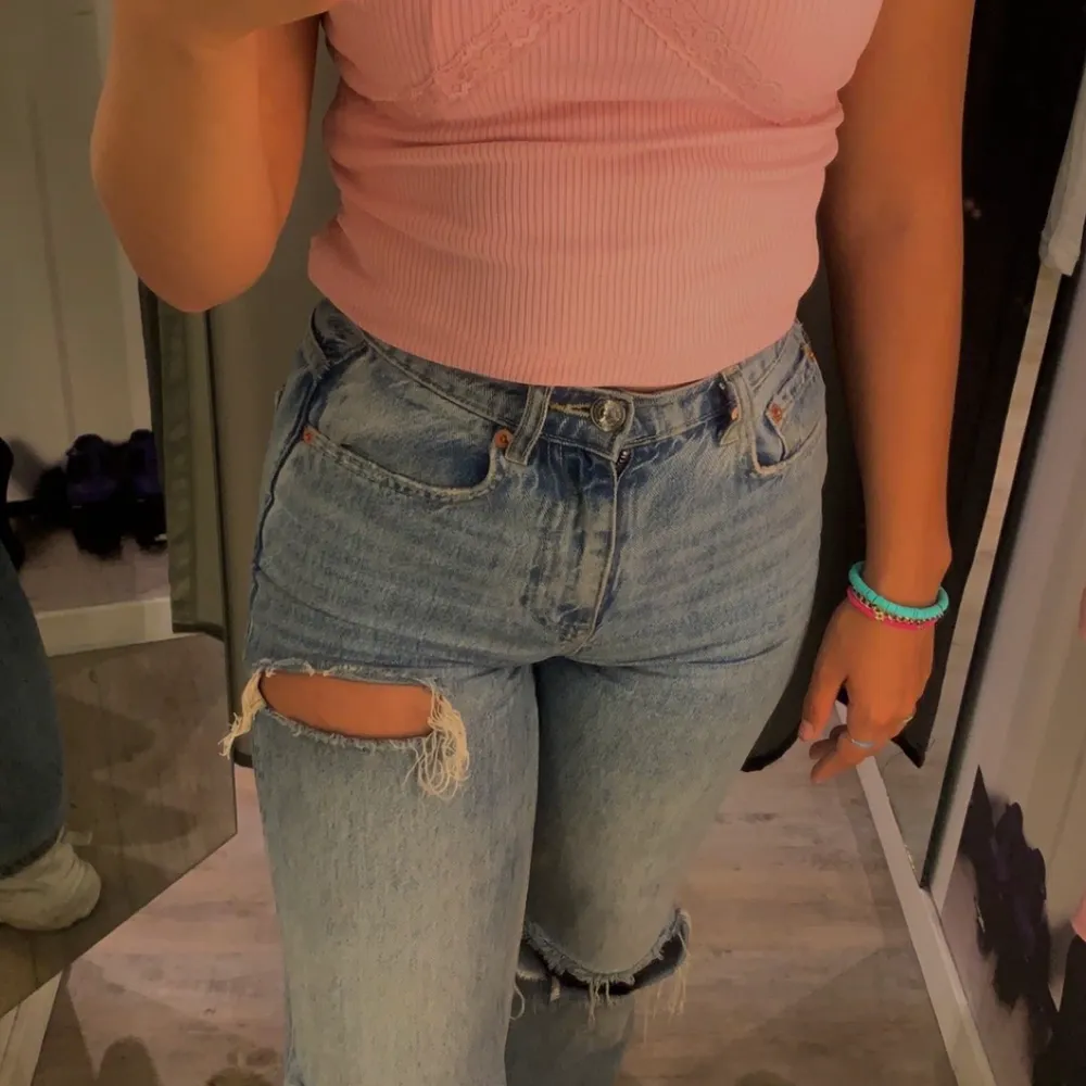 Jätte fina jeans dock är dom lite för små för mig nu så inget jag använder mig av längre.. Jeans & Byxor.
