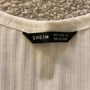 Shein tröja storlek s - Aldrig använd. Passar xs/s. Väldigt uringad