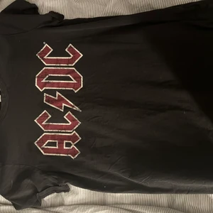 T-shiry - Knappt använd fint skick. 