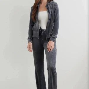 Ginatricot velour  - Använda 2 gånger, du får både koftan och byxorna för 300kr 