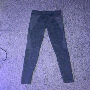 Tränings byxor. - Storlek M men passar en S. Sköna att träna i