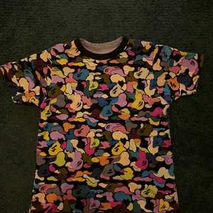 Bape reversible - Säljer för att den är för liten för mig. Köpt från Sarugeneral. Kan gå ner i pris eller en skön trade.