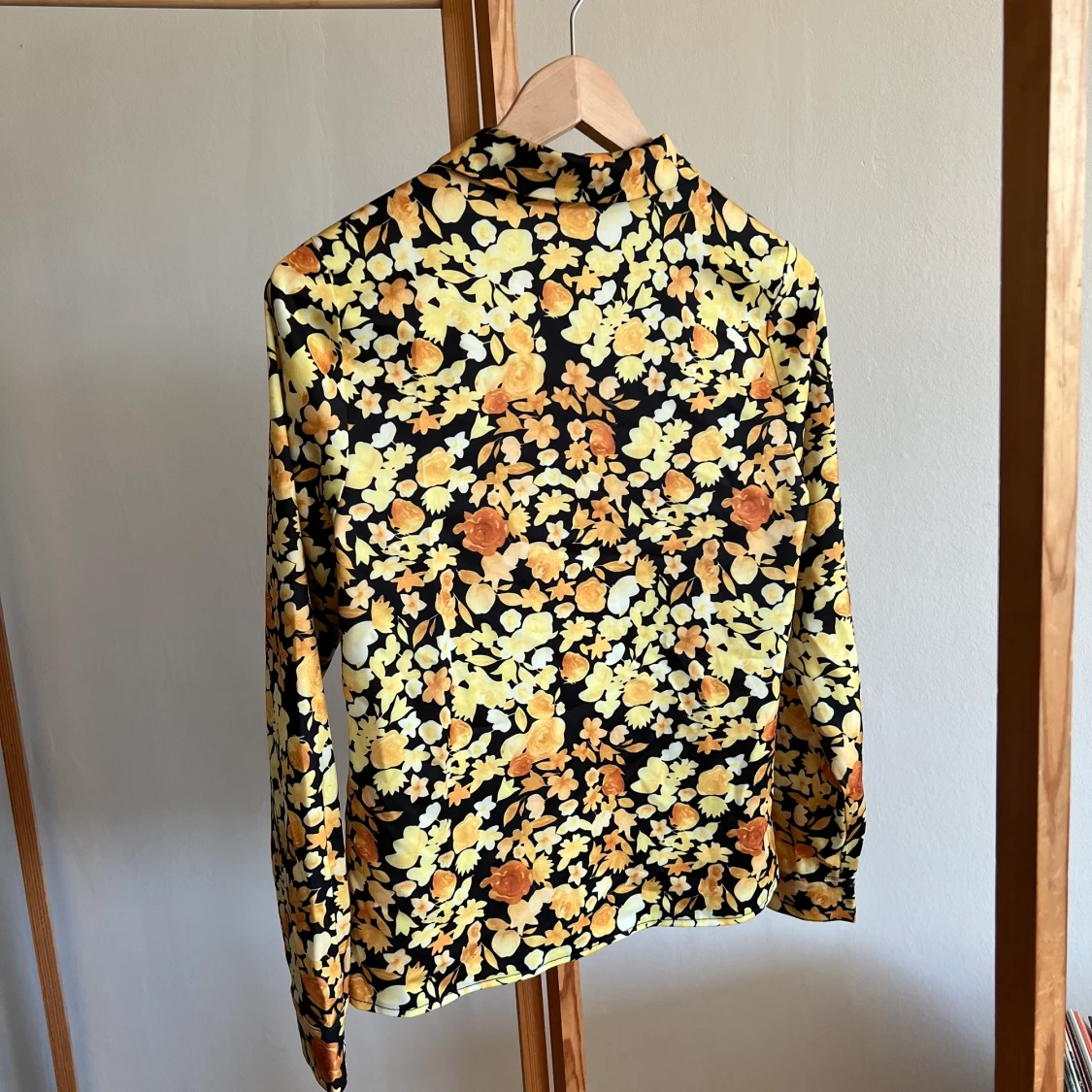 Blommig stretchig skjorta - 90