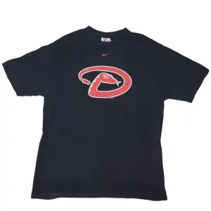 Vintage Nike MLB T-shirt. Size: Medium. Bra vintageskick.
