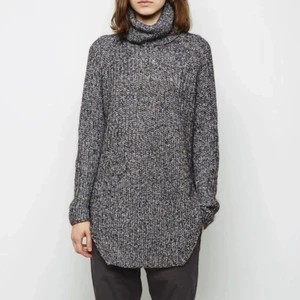 Knit melerad svart/vit lång polo - Strl 36, Mohair. Nyskick. Snygg längre stickad polotröja. Varm och mjuk DYR vid inköp