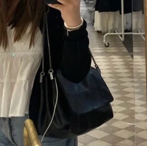 Väska zara - Väska från zara i fint skick💕köp direkt för 250+frakt