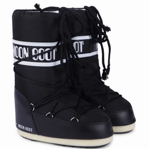 Söker moon boots - Jag söker moon boots! Helst under 500, då mamma inte vill köpa dyrare😢🤣😂 storlek helst 37 men funkar nog med 36 (kanske)😁 vill inte att dom ska vara för höga men ändå inte för låga❤️ tack för mig! Hoppas någon säljer,😁❤️