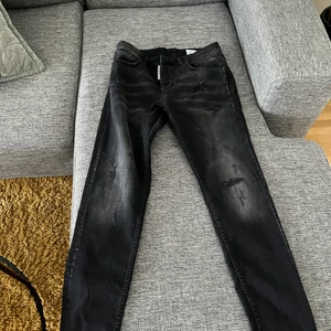 Dsq2 - Dsq2 jeans. Knappt använda, ge mig ett bud.