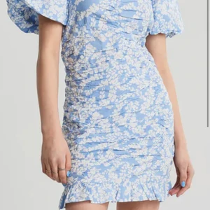 Klänning - Jättesöt klänning som är oanvänd💙💙frakt tillkommer!