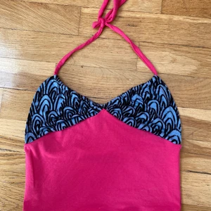 Assöt sommartopp! - Jag syr dessa linnen och kan alltså sy på beställning vilken storlek som helst! Man kan matcha olika färger som på första bilden eller ha enfärgad. Finns rosa och blått tyg som på bilden! 