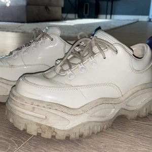 Eytys Angel - Storlek 37 passar för 38 också  frakt betalas av köparen 