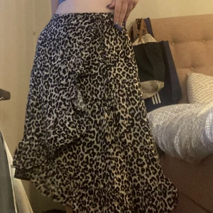 Leopard kjol💞😃 - Köpte denna på Lindex 2020 använd ganska många gånger😃 bra skick💞💞