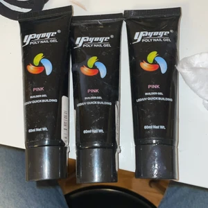 Polygel  - Säljer dessa nya polygel för 60krstyck eller alla för 180kr❤️säljer dom för dom inte kommer till användning och för jag har så många 