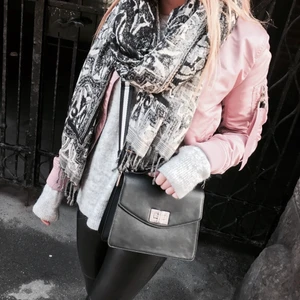 Alpha Industries jacka  - Tunn och härlig jacka från Alpha Industries, superfint skick!