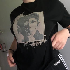 Shawn Mendes t shirt  - Shawn mendes T shirt som tyvärr inte används längre :(