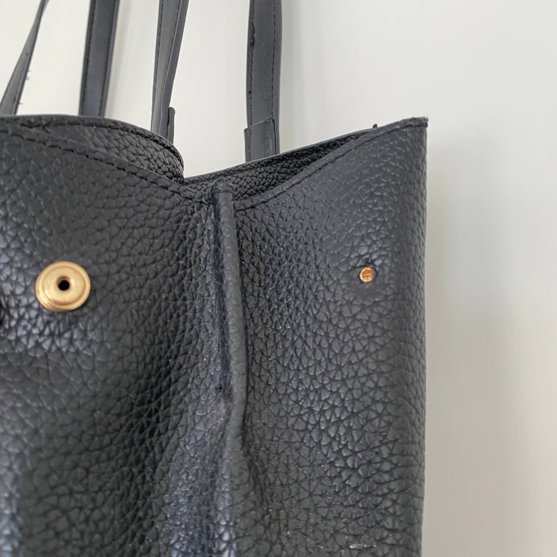 Väska från Valentino (släktingmärket till riktiga Valentino) - 91