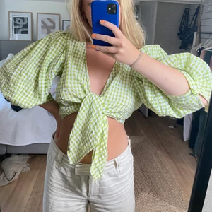 Rutig topp - Söt grön favorit från monki💚 köparen står för frakt