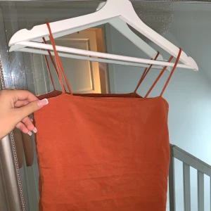 Topp - Säljer min orange topp💓