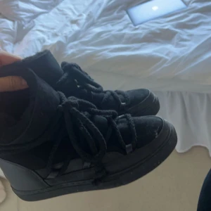 Inuikii  - säljer mina inukiis som jag fick i julklapp. nästan oanvända💕