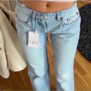 Supersnygga midwaist jeans från zara💖Köpare står för frakt💖
