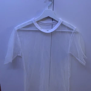 Mesh t-shirt - Vit mesh t-shirt, oanvänd