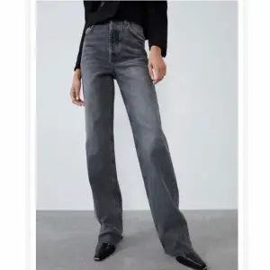 Raka grå/svarta jeans från Zara, strl 36
