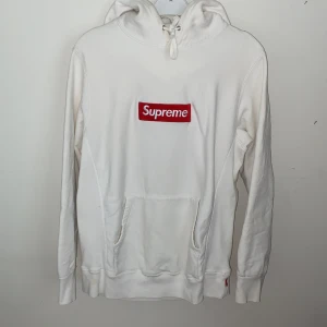 Supreme Box Logo Hoodie Vit - Skick 7/10, FW16.