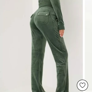 Juicy byxor - Söker ett bar juicy byxor i storlek xxs i färgen dark Moss 