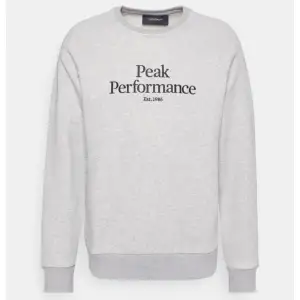 En sweatshirt från Peak Performance i jättebra skick då den har använts 1-3 gånger den har tyvärr blivit för liten för mig därför har jag valt att sälja den. Orginal pris: 999kr Mitt pris: 250 kr