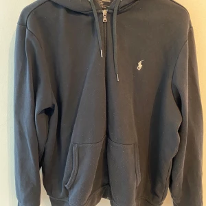 Ralph lauren kofta - Från ralph lauren i storlek XL Säljes då den inte är min stil längre