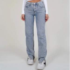 ”Lexi jeans” från danska märket Venderby’s. Köpta för 670kr, använda ett fåtal gånger