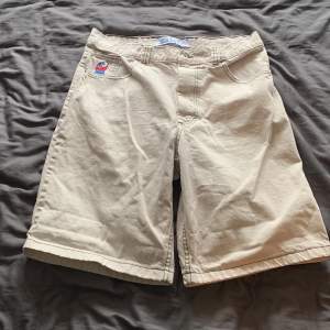 Väldigt fina polar shorts som jag inte anvönder längre då det inte min stil 